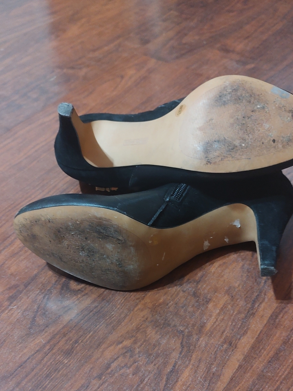 Sergio Rossi Black Leather Ankle Mules with Gold Zipper Detail - Picture 4 of 6